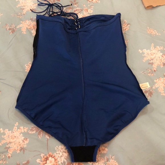 Gottex swimsuit - Picture 7 of 9